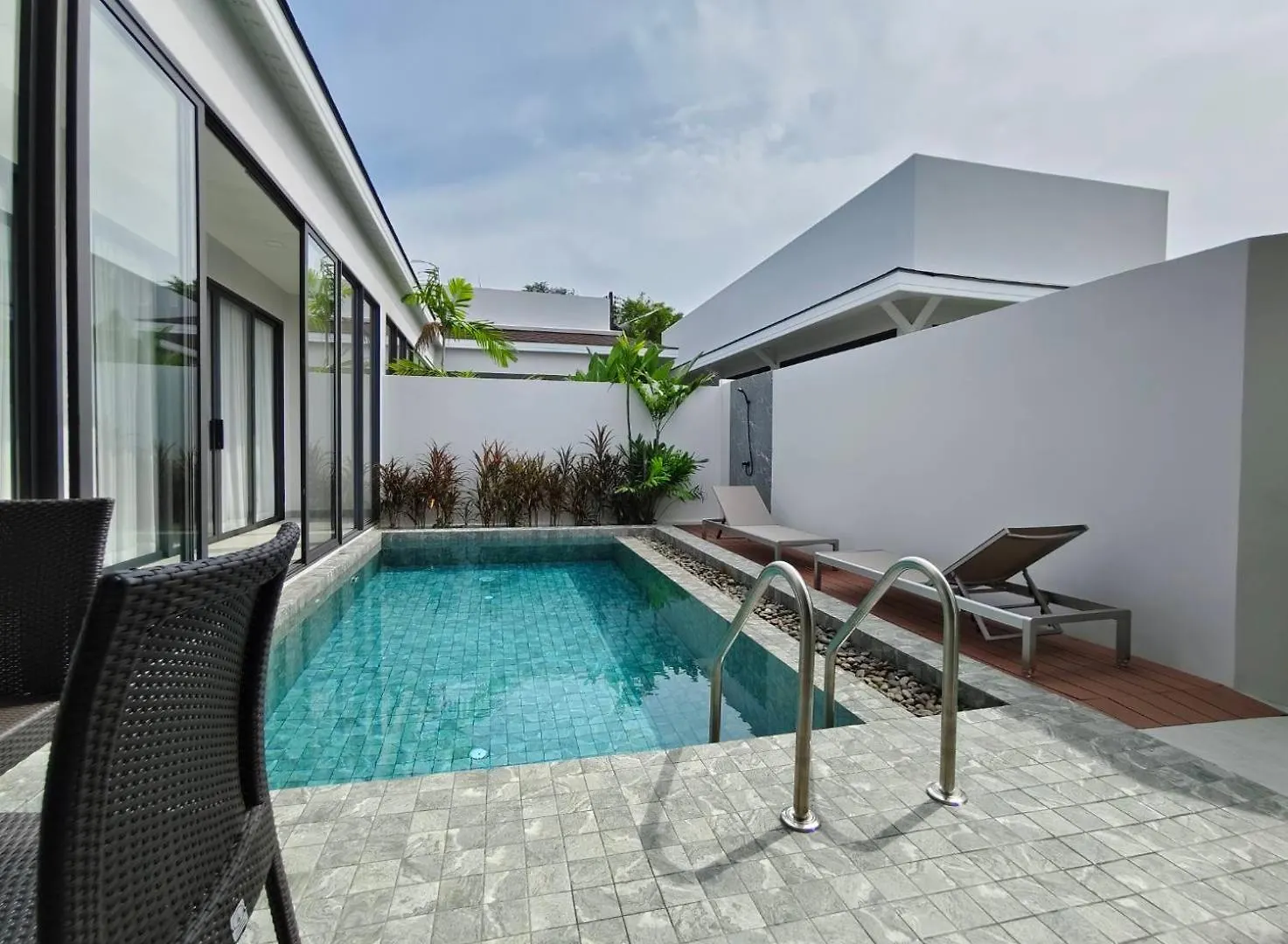 Barringtonia Pool Villa Phuket 0*,